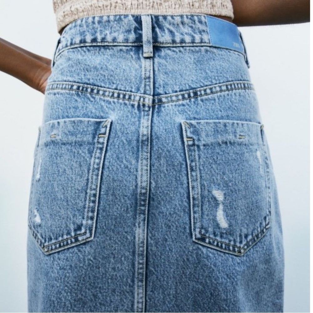 Zara Midi High Waisted Denim Skirt Blue Cotton Size M Distressed Split Front Hem - Picture 9 of 16